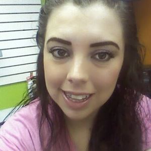 Meet your Posher, Yesenia